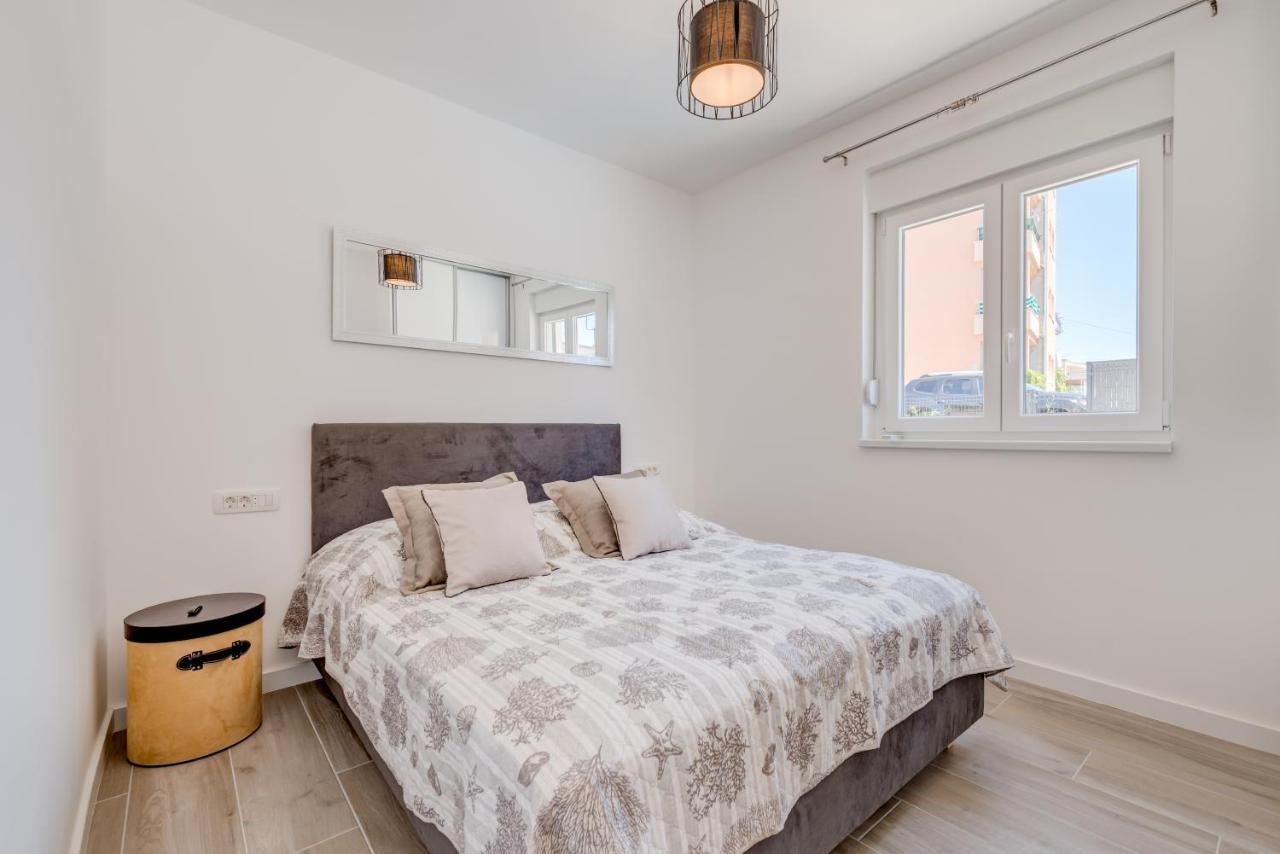 New, Private Heated Swimming Pool, Free Parking, Trogir Centar Apartman Kültér fotó