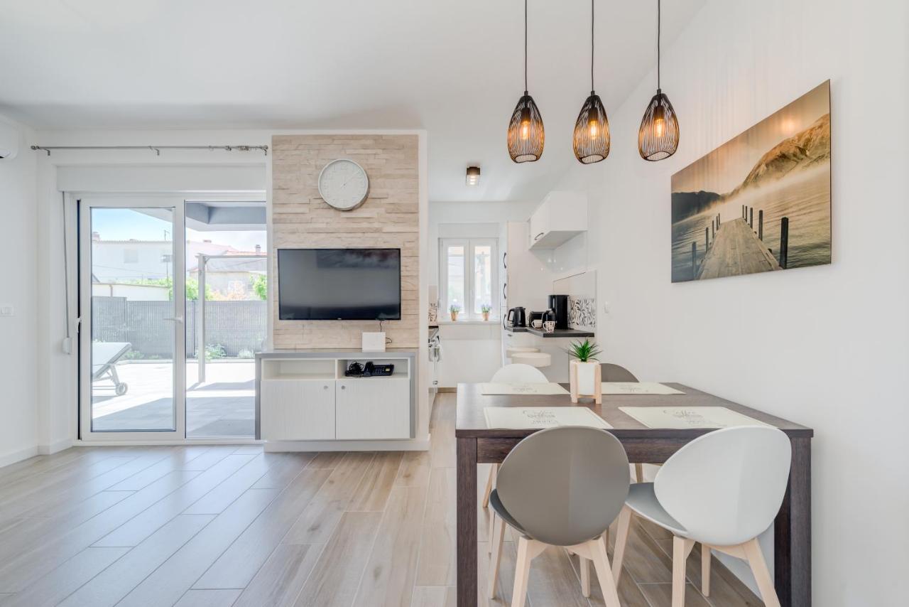 New, Private Heated Swimming Pool, Free Parking, Trogir Centar Apartman Kültér fotó