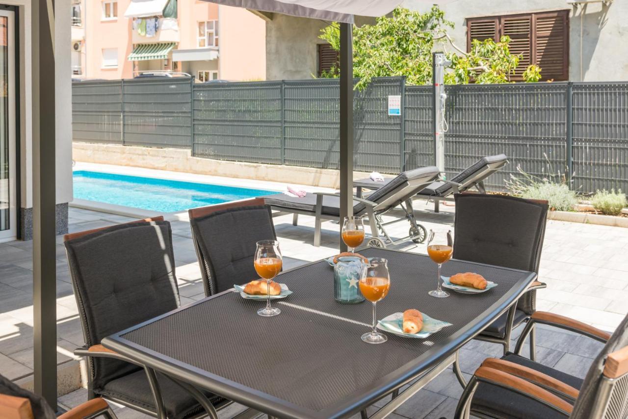 New, Private Heated Swimming Pool, Free Parking, Trogir Centar Apartman Kültér fotó