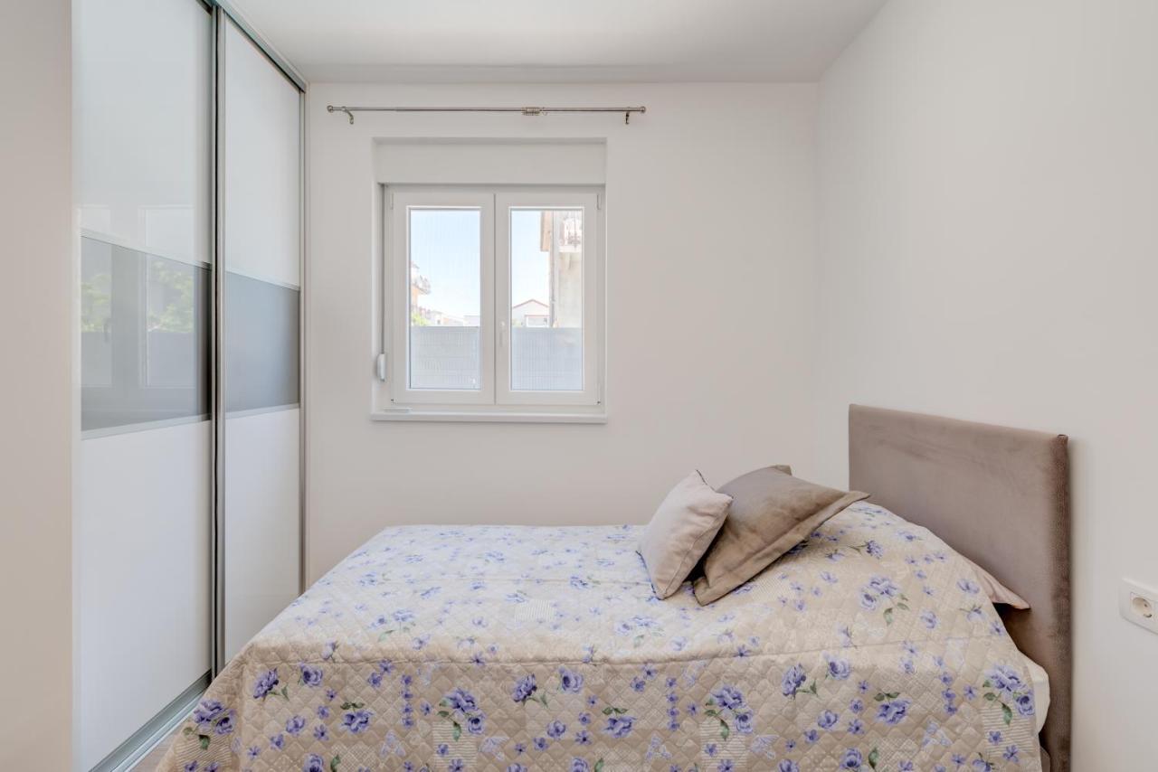 New, Private Heated Swimming Pool, Free Parking, Trogir Centar Apartman Kültér fotó