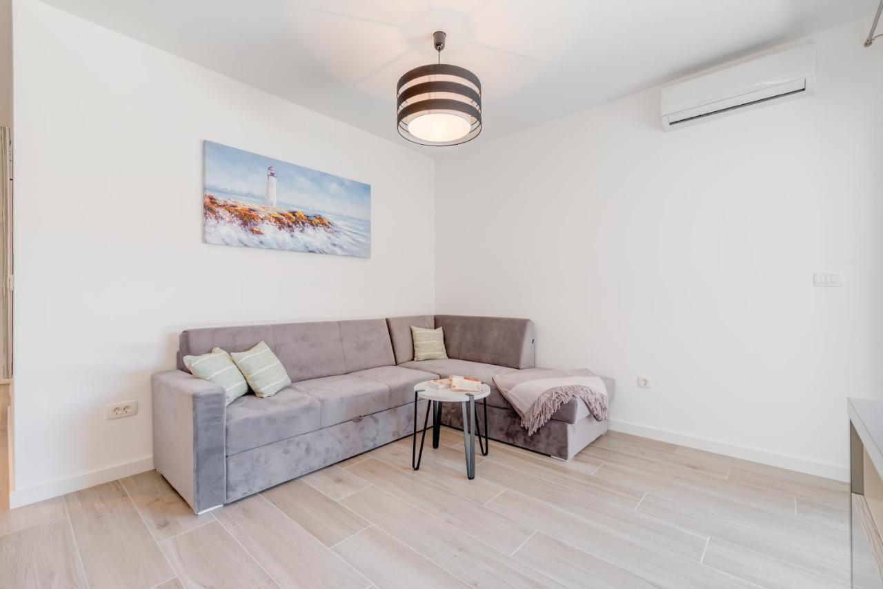 New, Private Heated Swimming Pool, Free Parking, Trogir Centar Apartman Kültér fotó
