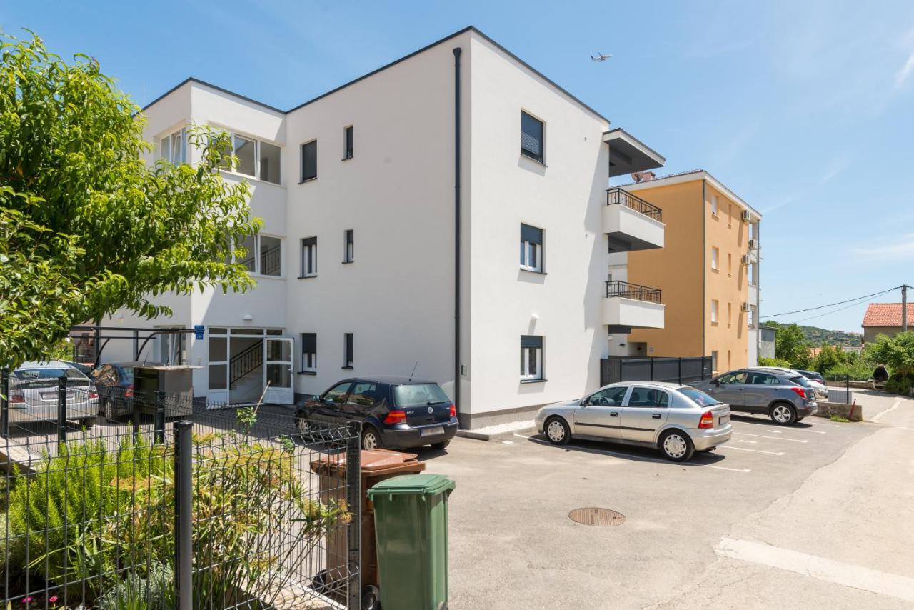 New, Private Heated Swimming Pool, Free Parking, Trogir Centar Apartman Kültér fotó